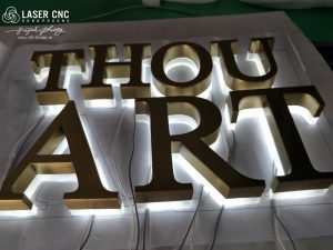 Chữ inox mica hắc sáng chân