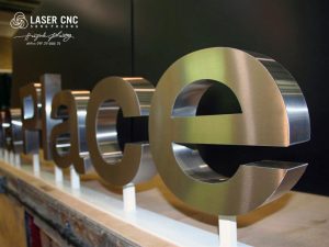 Chữ nổi inox trắng xước mặt sau