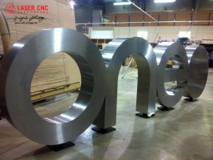 Chữ nổi inox trắng xước mặt trước