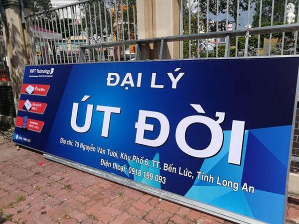 Bảng hiệu tôn dán decal in